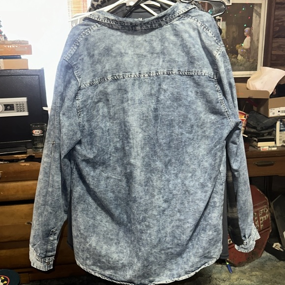 GENTLY WORN DENIM & RIVETS BLUE DENIM SHIRT JACKET WOMENS XL - Picture 6 of 7